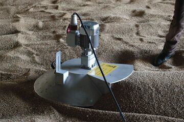 jetzt das Steuerruder montieren