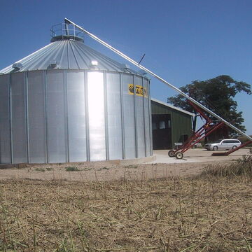 22m lg. Fahrwerkschnecke am 750t Silotrockner, ca. 7m Traufhöhe u. 11m Firsthöhe